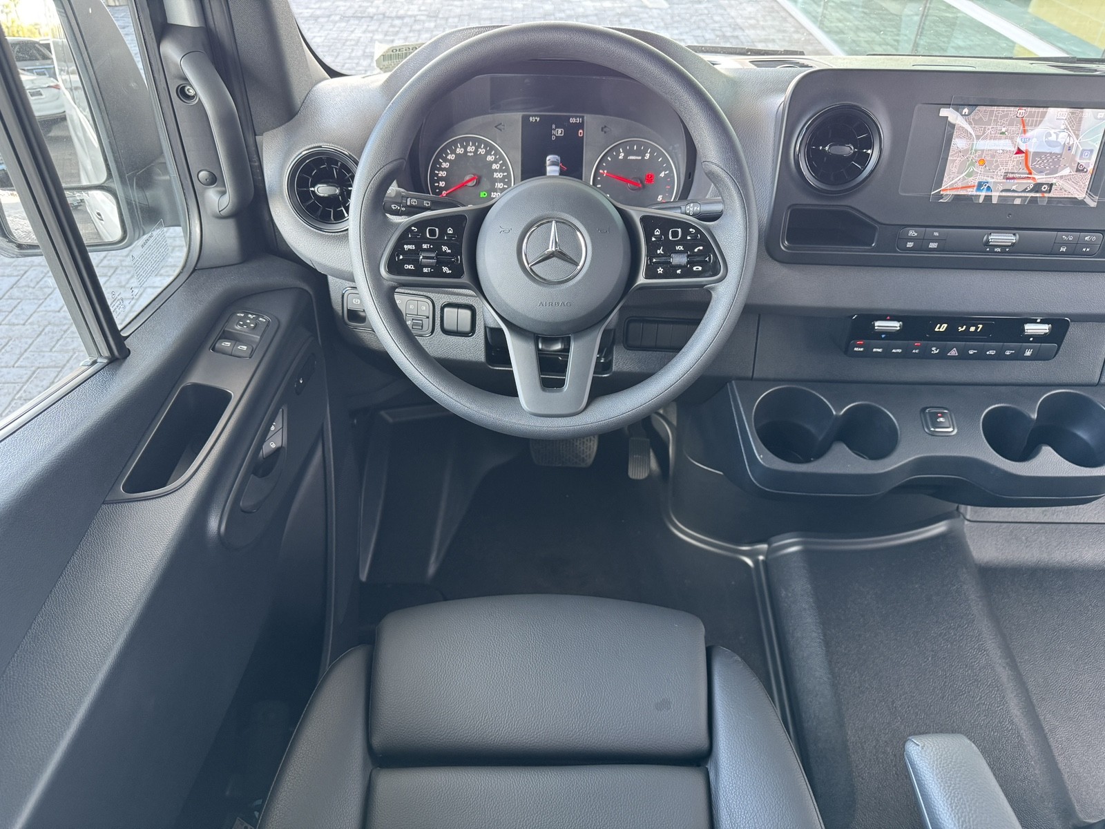Vehicle image 8 of 28