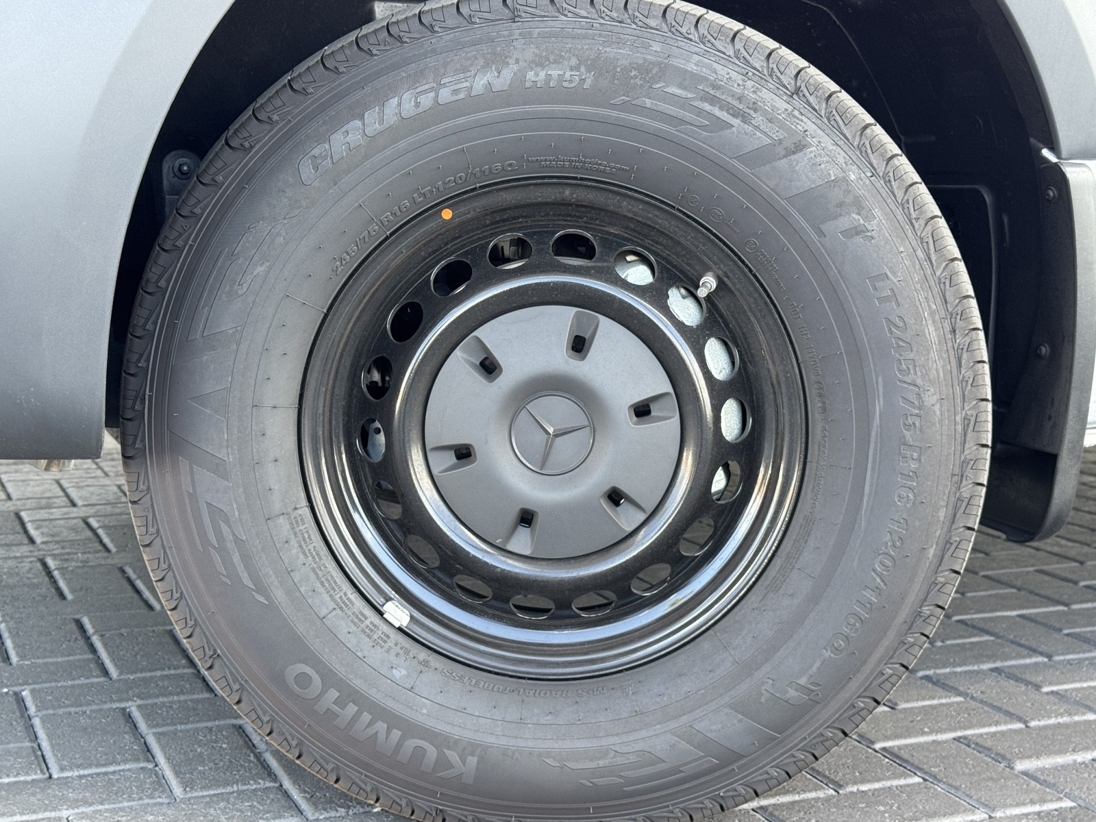 Vehicle image 19 of 28