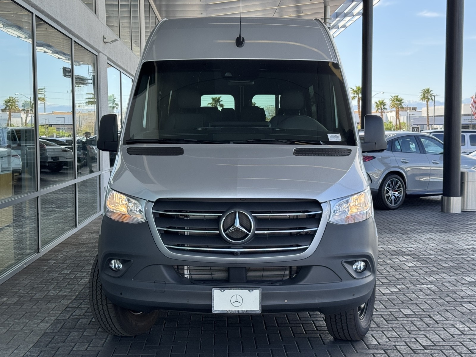 Vehicle image 6 of 28