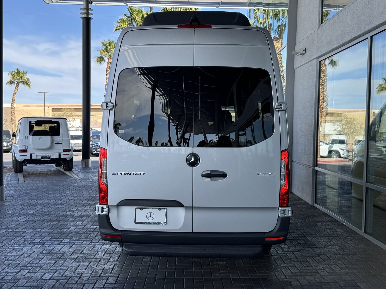 Vehicle image 7 of 28
