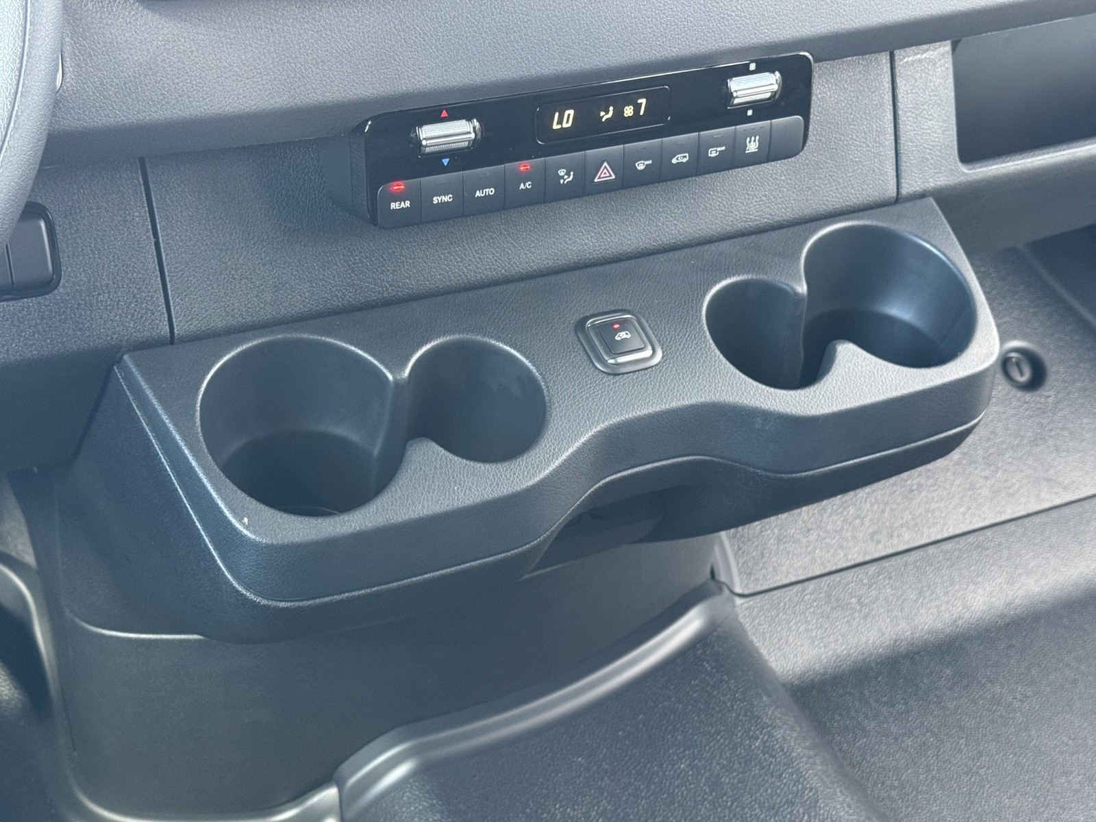 Vehicle image 9 of 28