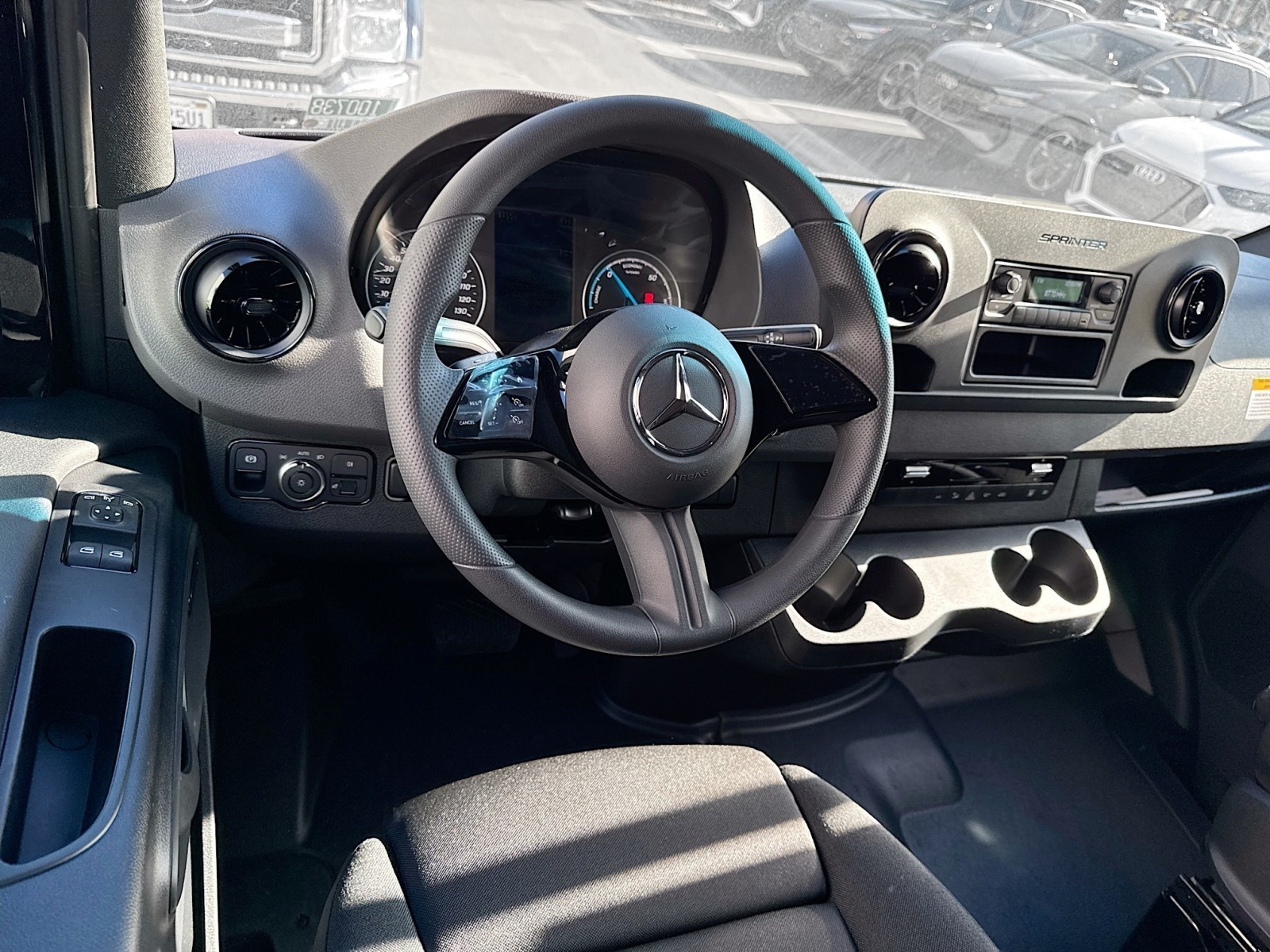 Vehicle image 21 of 25