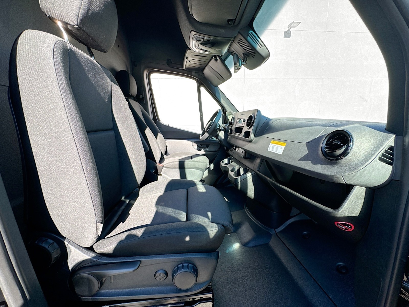 Vehicle image 24 of 25