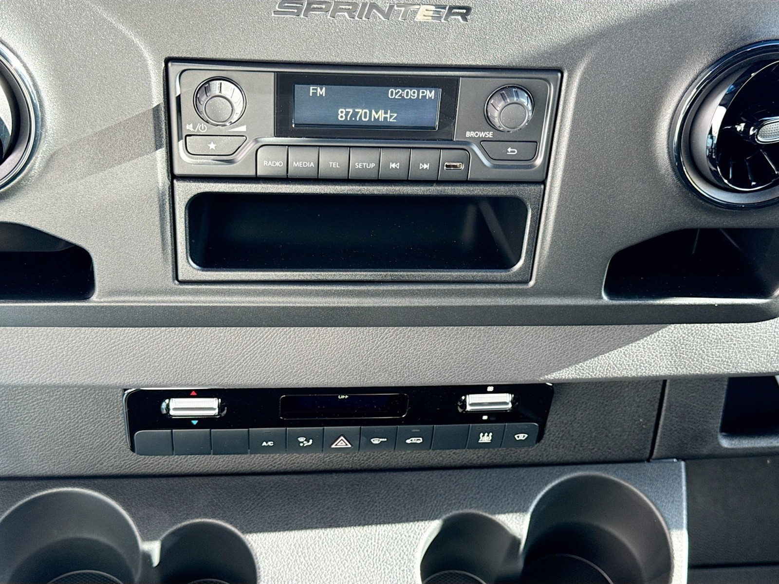 Vehicle image 16 of 25