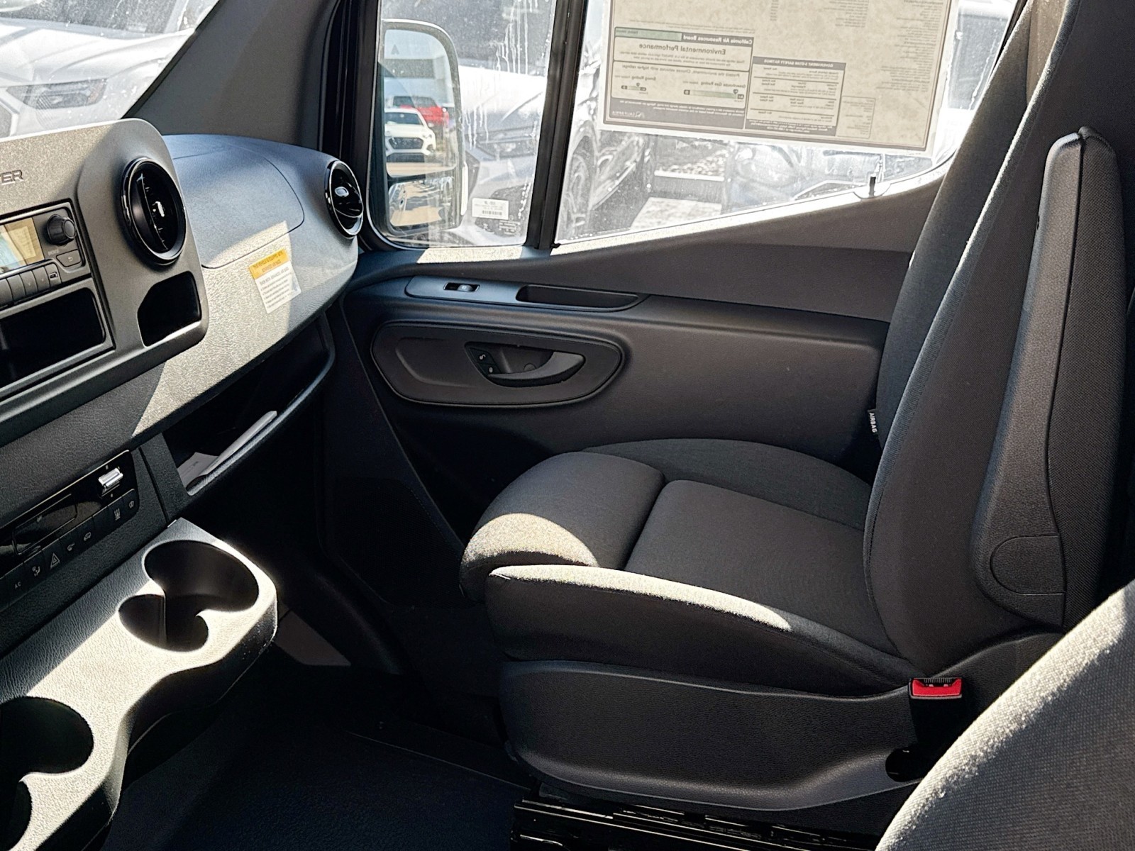 Vehicle image 22 of 25