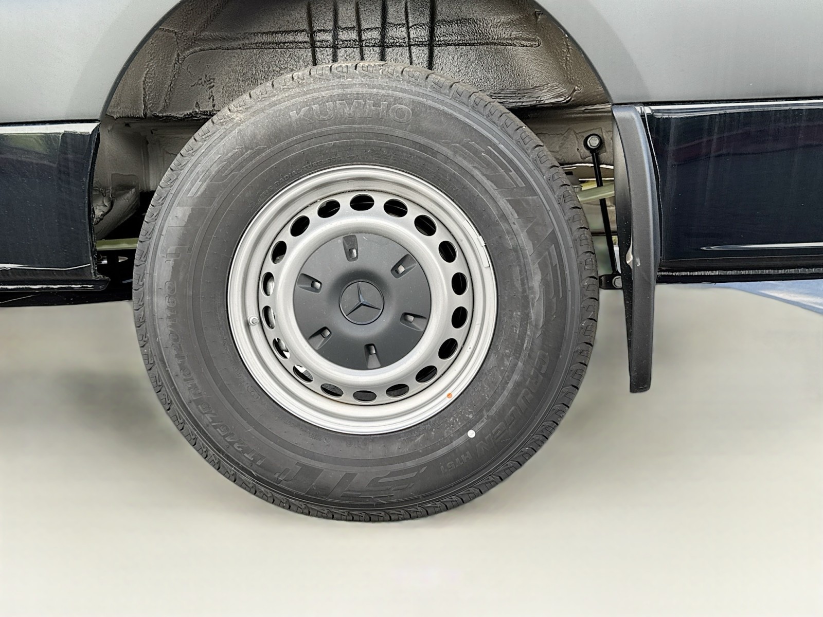 Vehicle image 11 of 25