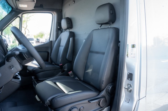 Vehicle image 15 of 23