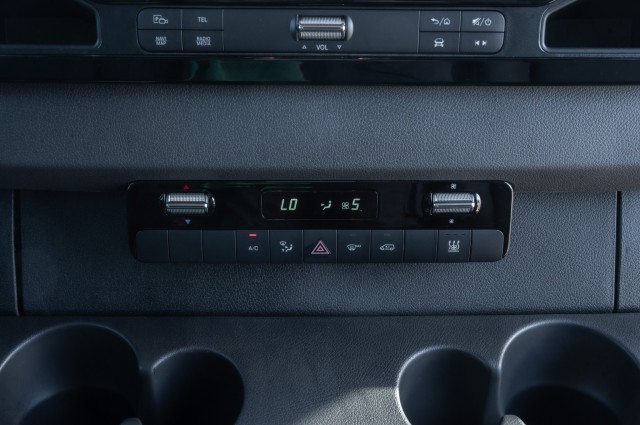 Vehicle image 18 of 23