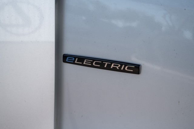 Vehicle image 7 of 23
