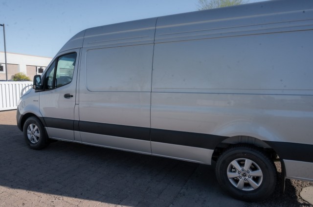 Vehicle image 6 of 23