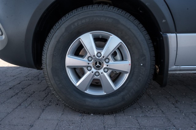 Vehicle image 9 of 23