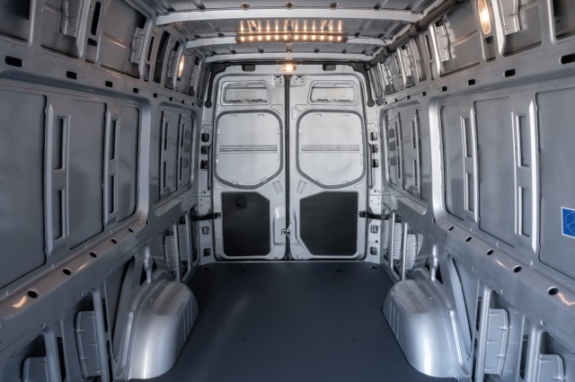 Vehicle image 13 of 23