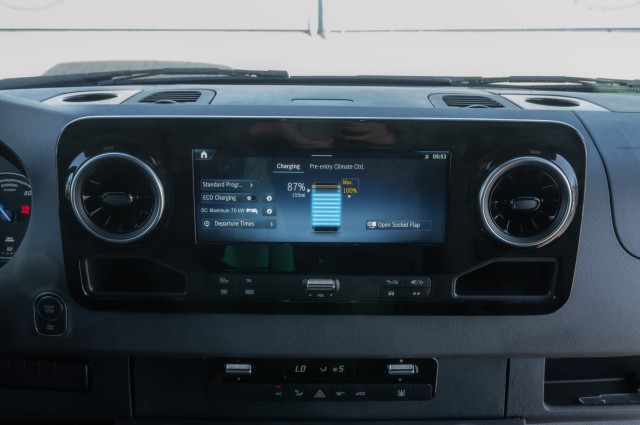 Vehicle image 19 of 23
