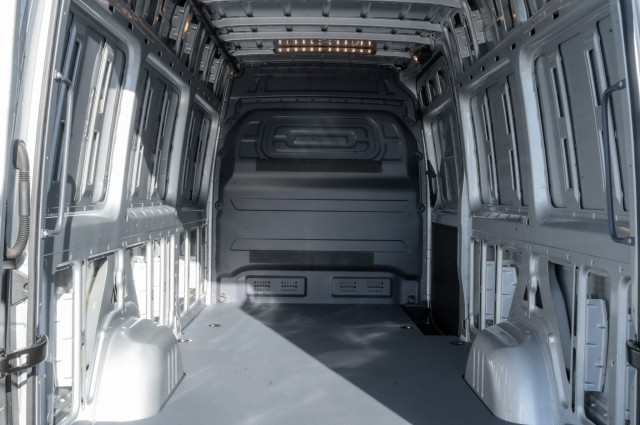Vehicle image 11 of 23