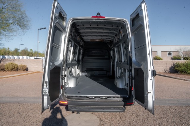 Vehicle image 10 of 23