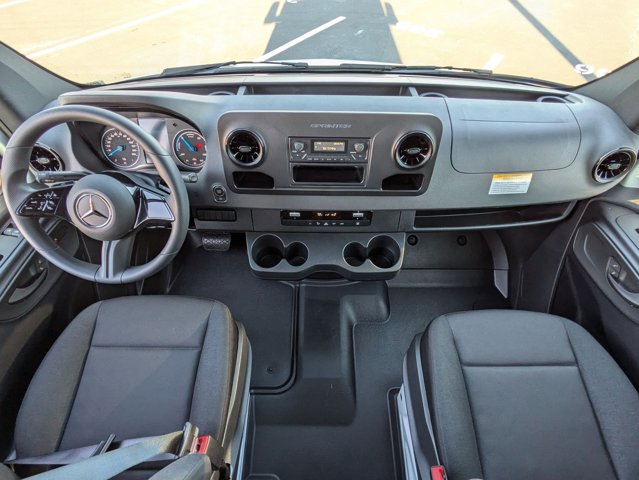 Vehicle image 28 of 35