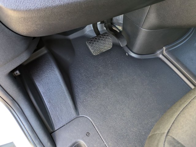 Vehicle image 16 of 35