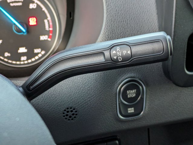 Vehicle image 23 of 33