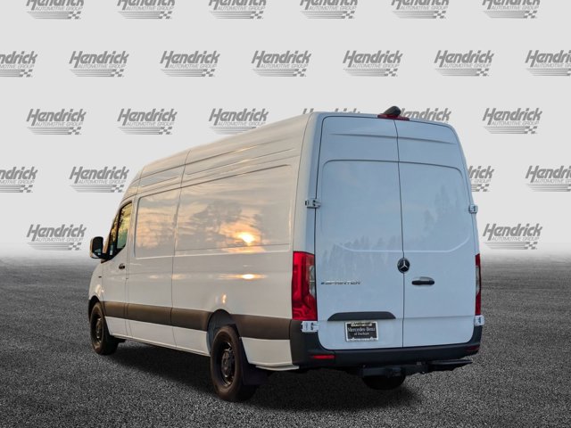 Vehicle image 8 of 33