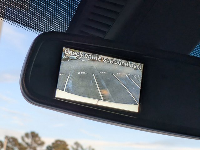 Vehicle image 25 of 33