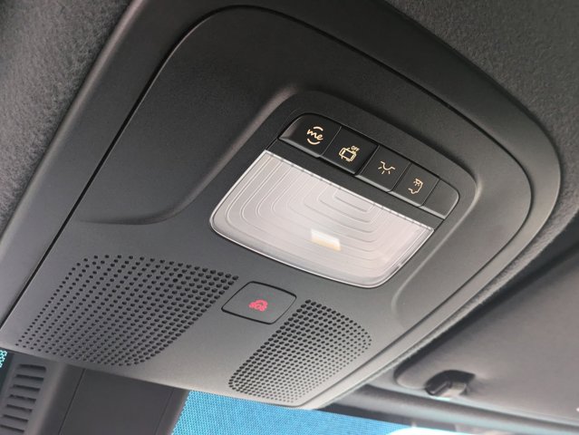 Vehicle image 26 of 33