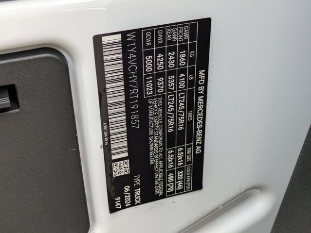 Vehicle image 32 of 33