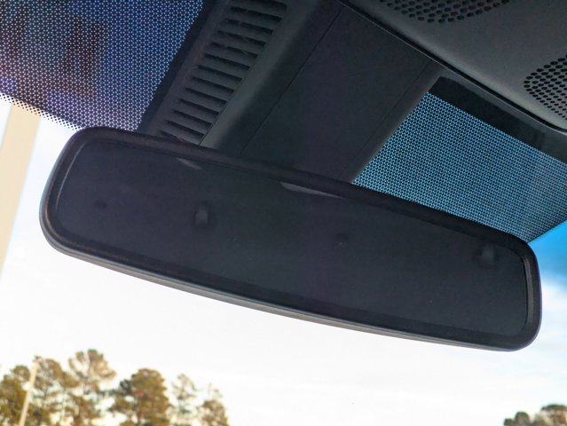 Vehicle image 24 of 33