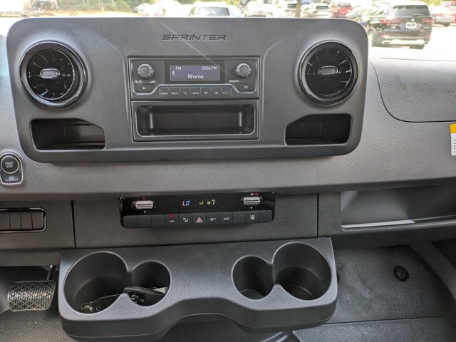 Vehicle image 12 of 32