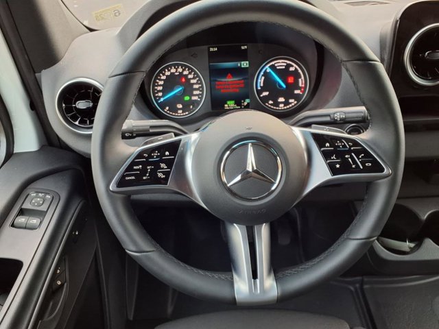 2024 Mercedes-Benz eSprinter Cargo Van Base Image 22 of 25
