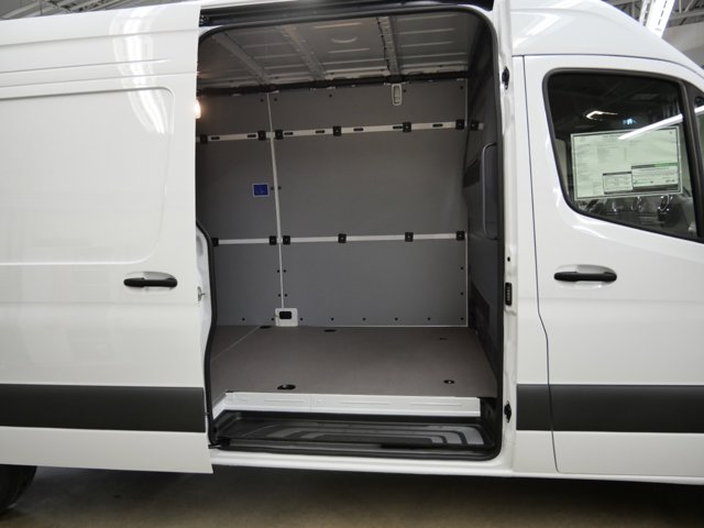 Vehicle image 8 of 16
