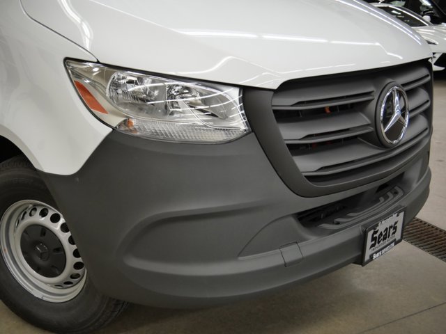 Vehicle image 5 of 16