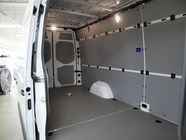 Vehicle image 9 of 16