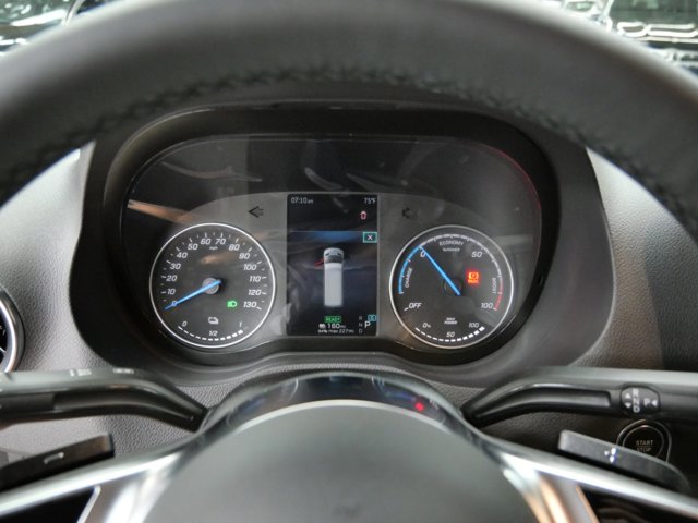 Vehicle image 18 of 20