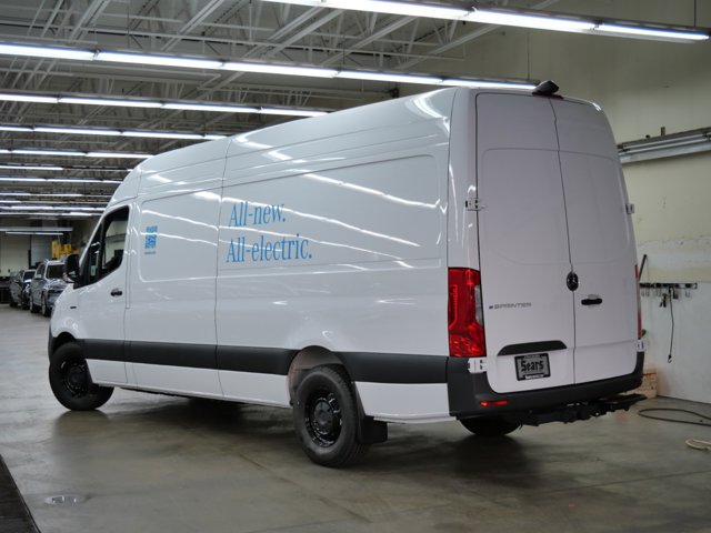Vehicle image 4 of 20