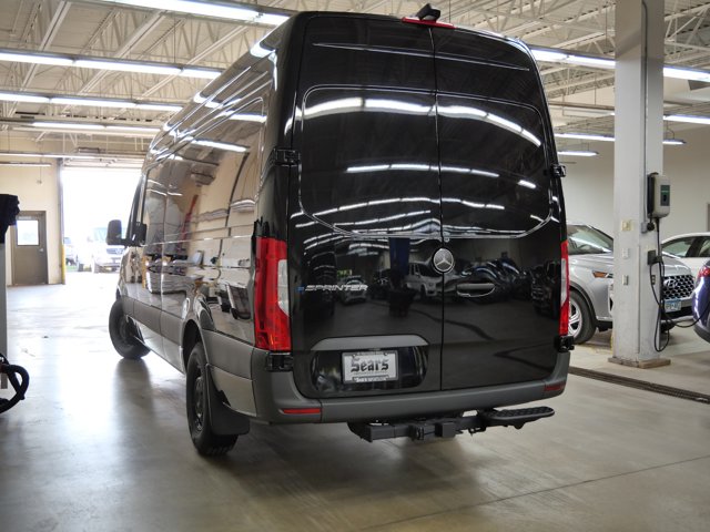 Vehicle image 5 of 18