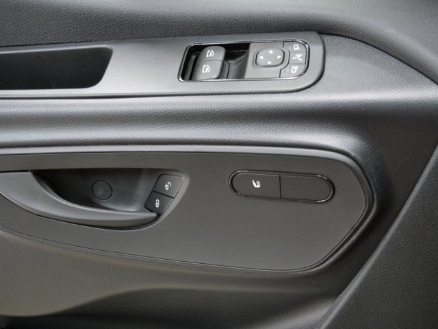Vehicle image 18 of 18