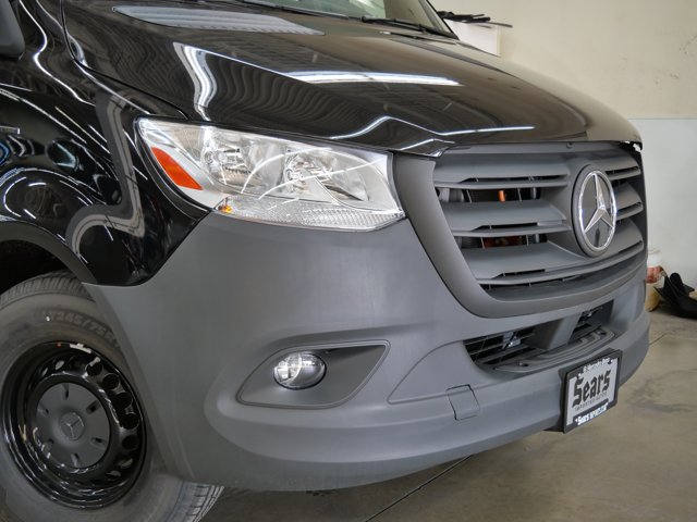 Vehicle image 6 of 18