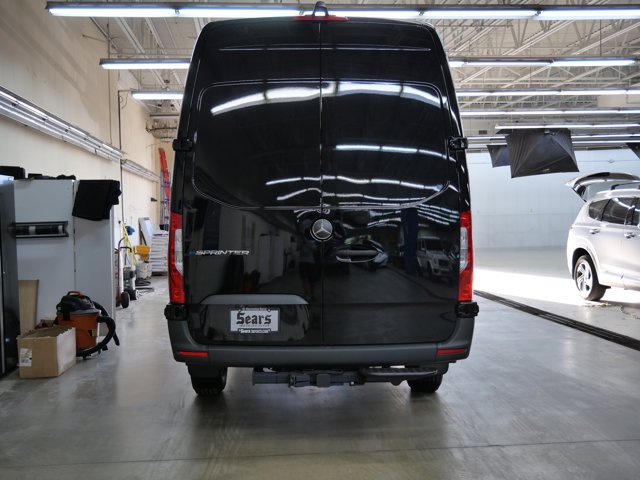 Vehicle image 4 of 18