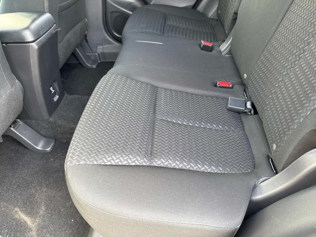 Vehicle image 14 of 42