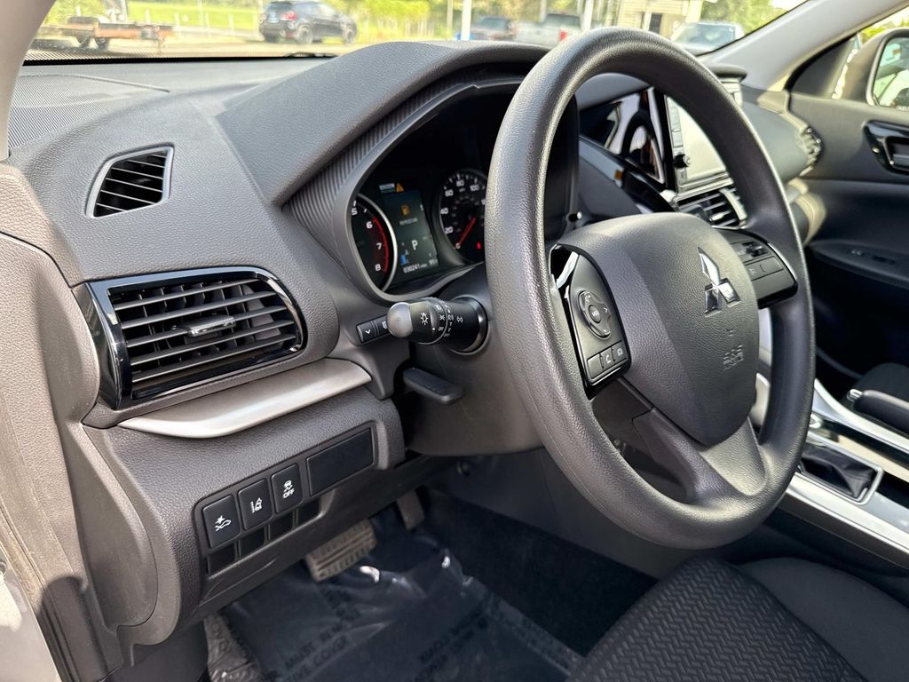 Vehicle image 19 of 42