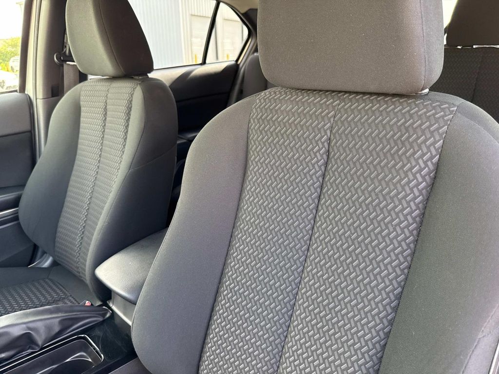 Vehicle image 20 of 42