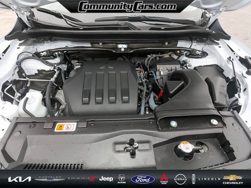 Vehicle image 19 of 31