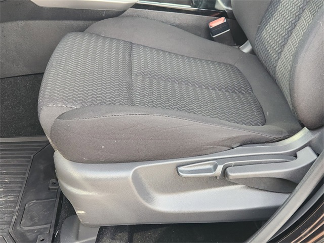 Vehicle image 23 of 32
