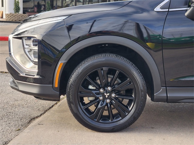 Vehicle image 8 of 32