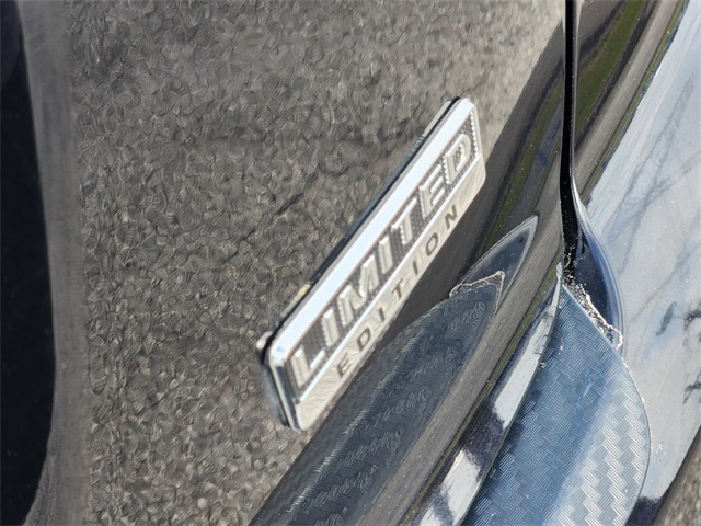 Vehicle image 12 of 32