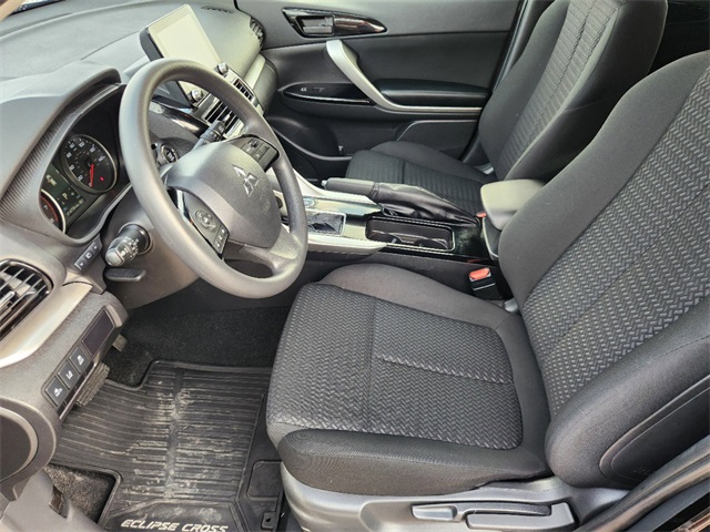 Vehicle image 13 of 32