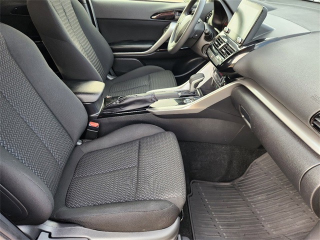 Vehicle image 14 of 32