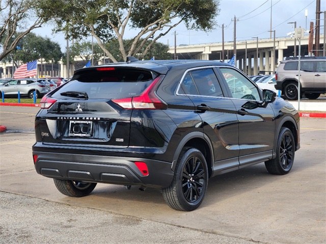 Vehicle image 4 of 32