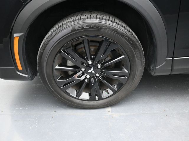 Vehicle image 25 of 48