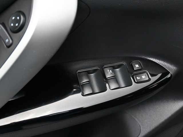 Vehicle image 28 of 48